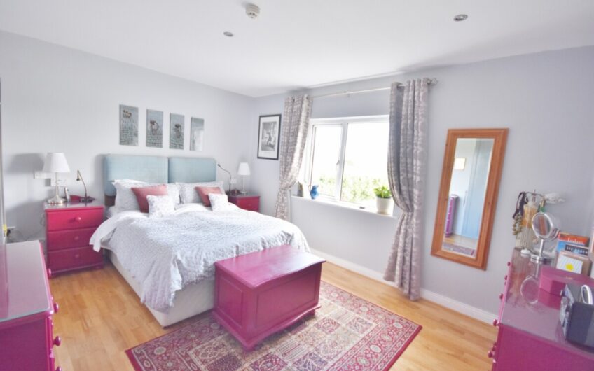 Dunlavin House, Slea Head Drive, Dingle, County Kerry. V92 ND32