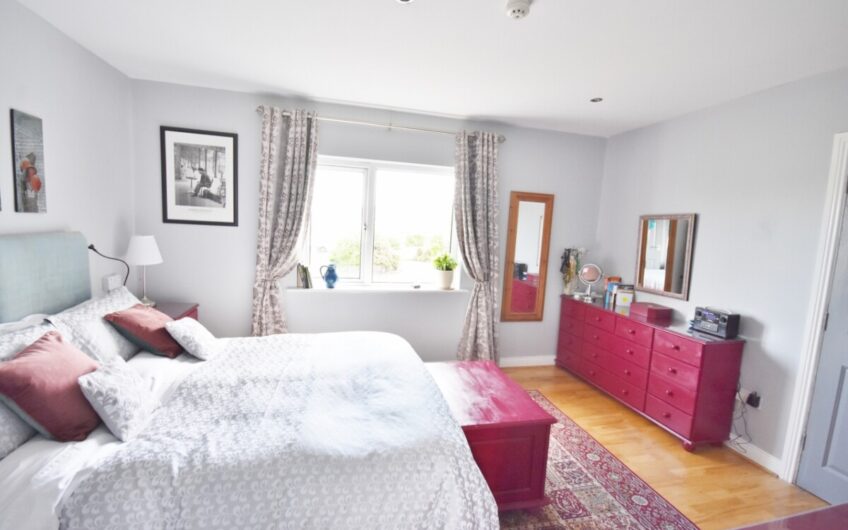 Dunlavin House, Slea Head Drive, Dingle, County Kerry. V92 ND32