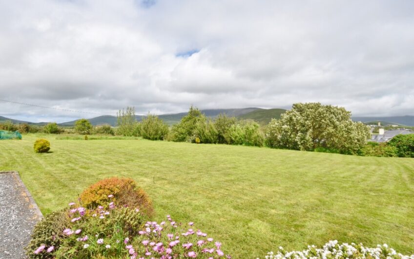 Dunlavin House, Slea Head Drive, Dingle, County Kerry. V92 ND32