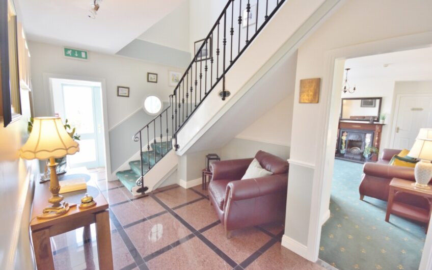 Dunlavin House, Slea Head Drive, Dingle, County Kerry. V92 ND32