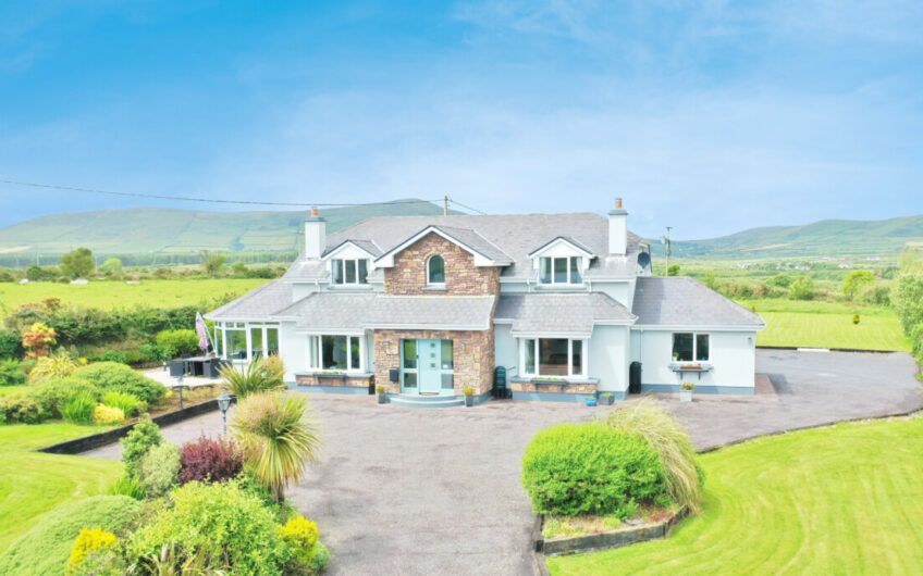Dunlavin House, Slea Head Drive, Dingle, County Kerry. V92 ND32